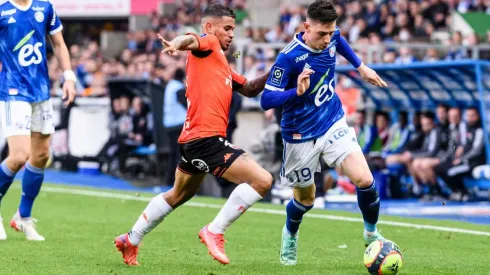 Igor Silva (de laranja) foi sondado pelo Botafogo (Foto: Marcio Machado/Eurasia Sport Images/Getty Images)
