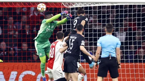 Darwin Núñez cabeceia para as redes e classifica o Benfica para as quartas de final (Foto: Getty Images)
