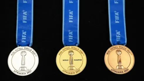 Astro francês teve medalha da Copa do Mundo roubada
