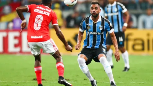 Maicon, ex-Grêmio, deixou o CRB
