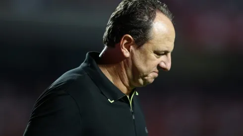 Rogério Ceni, técnico do São Paulo, pediu a contratação de goleiro reserva do Juventude
