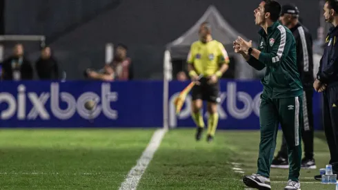 Eduardo Barros critica atuação do VAR em lance a favor do Fluminense (FOTO: MARCELO GONÇALVES / FLUMINENSE FC)
