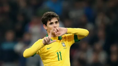 Oscar está próximo de fechar com o Flamengo
