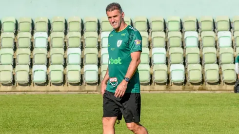 América-MG, de Vagner Mancini, próximo de acertar com atacante uruguaio
