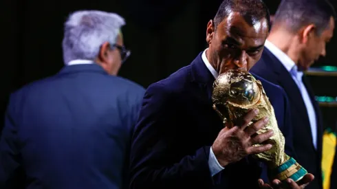 A tão sonhada taça da Copa do Mundo do Qatar chega ao Brasil em outubro