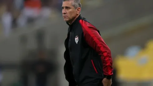 Jorginho tenta conseguir o acesso no comando do time do Vasco
