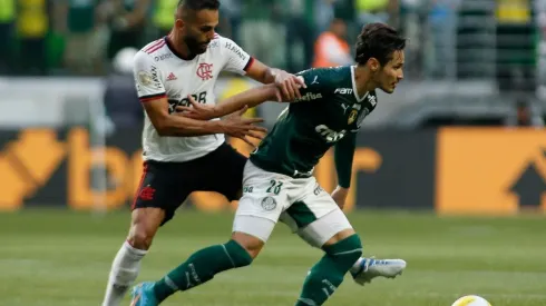 Palmeiras e Flamengo, em campo pelo Brasileirão de 2022 (Foto: Getty Images)
