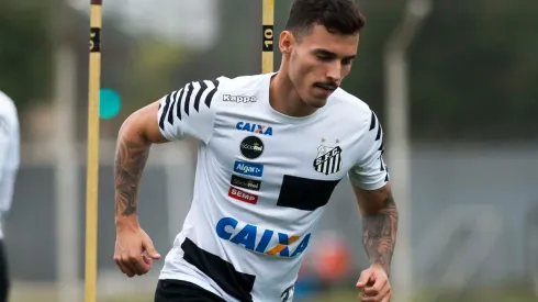 Zeca, ex-Santos, surpreende e pode jogar em clube brasileiro