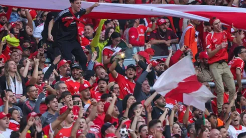 Torcida do Internacional provoca Luis Suárez após vitória no Gauchão