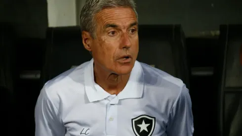 Botafogo quer contar com artilheiro em seu elenco
