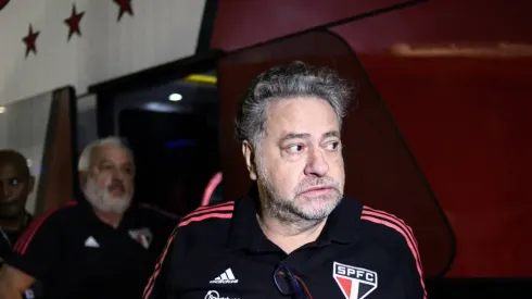 Peça importante para o São Paulo surpreende e pede afastamento
