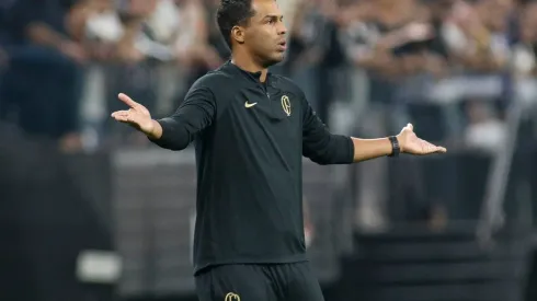 Fernando Lázaro não deve assumir o Corinthians de forma interina
