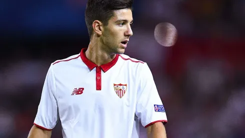 SEVILLE, SPAIN – SEPTEMBER 27:  Luciano Vietto of Sevilla FC looks on during the UEFA Champions League Group H match between Sevilla FC and Olympique Lyonnais at the Ramon Sanchez-Pizjuan stadium on September 27, 2016 in Seville, Spain .  (Photo by David Ramos/Getty Images)
