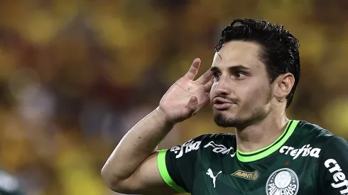 GUAYAQUIL, ECUADOR – MAY 03: Raphael Veiga of Palmeiras celebrates after scoring the team's first goal via penalty during a  Copa CONMEBOL Libertadores 2023 Group C match between Barcelona SC and Palmeiras at Estadio Monumental Isidro Romero Carbo on May 03, 2023 in Guayaquil, Ecuador. (Photo by Franklin Jacome/Getty Images)
