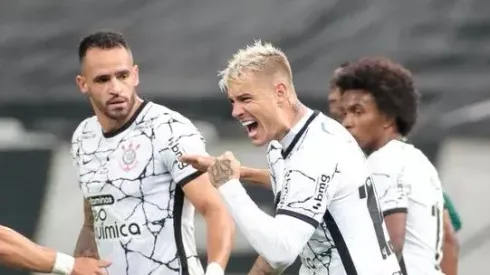 Renato Augusto, Róger Guedes e Willian em jogo do Corinthians. Foto: Rodrigo Coca/Ag. Corinthians
