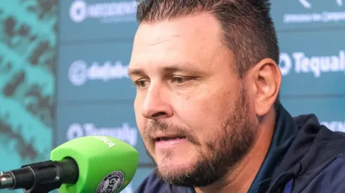 Kosloski: técnico abriu o jogo em coletiva  (Foto: Gabriel Thá/Coritiba/Divulgação)
