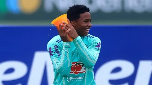 Vai fazer parceria com Endrick: Destaque brasileiro com multa de R$320 milhões entra no radar do Real Madrid (Photo by Buda Mendes/Getty Images)
