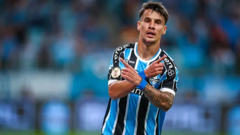Ferreira: atacante é alvo do São Paulo (Foto: Lucas Uebel/Grêmio/Divulgação)
