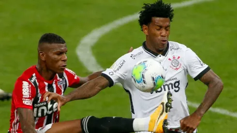 Santos quer fechar com novo zagueiro.<br />
Foto: Miguel Schincariol/Getty Images
