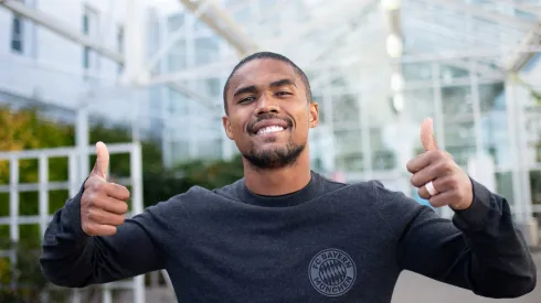 Douglas voltará ao futebol europeu. (Photo by Daniel Kopatsch/Getty Images for FC Bayern)
