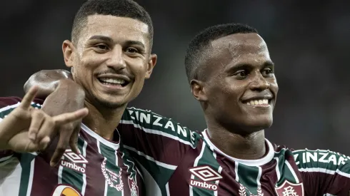 RJ – Rio de Janeiro – 06/04/2022 – COPA SUL-AMERICANA 2022, FLUMINENSE X ORIENTE PETROLERO – Jhon Arias jogador do Fluminense comemora seu gol com Andre jogador da sua equipe durante partida contra o Oriente Petrolero no estadio Maracana pelo campeonato Copa Sul-Americana 2022. Foto: Jorge Rodrigues/AGIF
