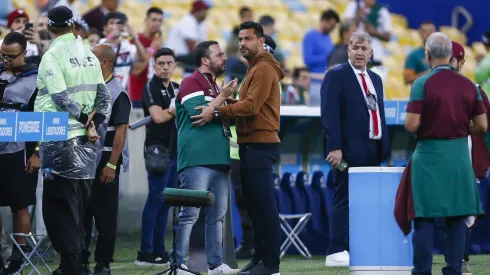 RIO DE JANEIRO, BRAZIL – AUGUST 08: Former player Fred (R) talks to president of Fluminense Mario Bittencourt (L) prior the Copa CONMEBOL Libertadores round of 16 second leg match between Fluminense and Argentinos Juniors at Maracana Stadium on August 08, 2023 in Rio de Janeiro, Brazil. (Photo by Wagner Meier/Getty Images)
