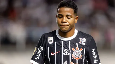 SP – SANTOS – 07/02/2024 – PAULISTA 2024, SANTOS X CORINTHIANS –  Wesley do Corinthians durante partida contra o Santos no estadio Vila Belmiro pelo campeonato Paulista 2024. Foto: Leonardo Lima/AGIF
