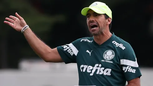 Abel Ferreira lamentou muito empate sofrido em clássico (Foto: Cesar Greco/Palmeiras/Divulgação)
