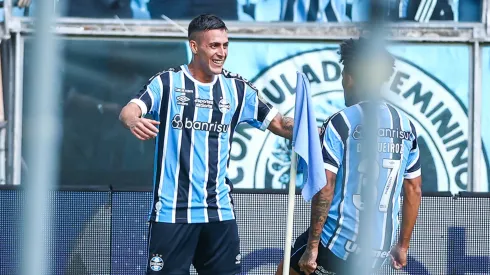 Pavón pode ser novidade no GreNal (Foto: Lucas Uebel/Grêmio/Divulgação)
