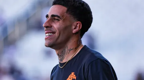  Gabriel jogador do Internacional antes da partida contra o Corinthians no estádio Arena Corinthians pelo campeonato Brasileiro A 2023. Foto: Fabio Giannelli/AGIF
