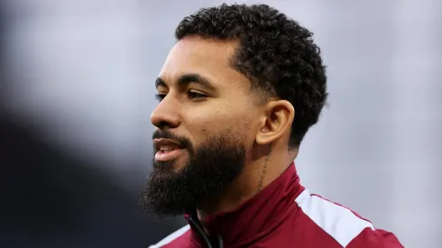 Douglas Luiz, ex jogador do Vasco, pelo Aston Villa (Photo by Ryan Pierse/Getty Images)
