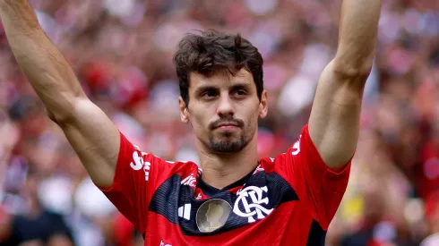 Torcida de rival comenta possível chegada de Rodrigo Caio, ex-Flamengo. (Photo by Buda Mendes/Getty Images)
