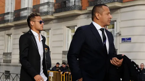 MADRID, SPAIN – FEBRUARY 02:  Neymar of FC Barcelona arrives at the National Court accompanied with his father Neymar da Silva Santos on February 2, 2016 in Madrid, Spain. Neymar is due to give evidence in court over allegations of corruption and fraud surrounding his transfer to FC Barcelona.  (Photo by Denis Doyle/Getty Images)
