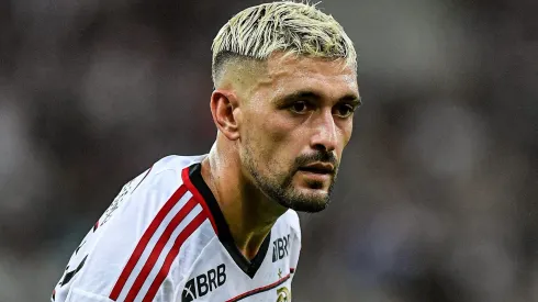 De Arrascaeta jogador do Flamengo durante partida contra o Fluminense no estadio Maracana pelo campeonato Carioca 2024. Foto: Thiago Ribeiro/AGIF
