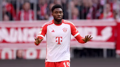 Davies ainda não respondeu o Bayern de Munique (Foto: Alexander Hassenstein/Getty Images)
