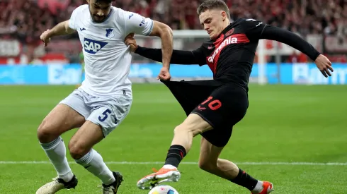 O Leverkusen de Wirtz tenta manter invencibilidade na temporada em jogo contra o Hoffenheim pela Bundesliga, na BayArena (Foto: Lars Baron/Getty Images)
