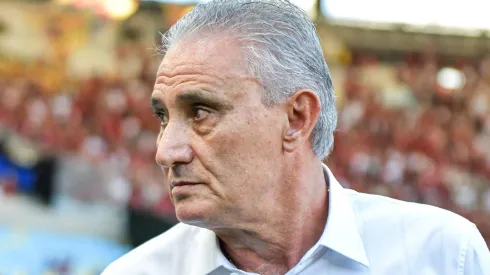 Flamengo Lateral é descartado pelo técnico Tite e pode deixar a equipe. Foto: Thiago Ribeiro/AGIF
