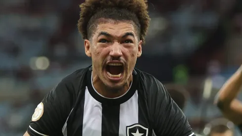 Rival do Corinthians quer dar chapéu no Timão e fechar com Adryelson, ex-Botafogo. (Photo by Buda Mendes/Getty Images)
