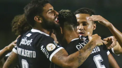 Quer sair: Grande nome do Corinthians tenta 'cavar' vaga em equipe do futebol europeu. Foto: GabrielMachado/AGIF
