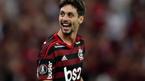 Ex-Flamengo, Rodrigo Caio pode recusar o Grêmio e ser anunciado por rival brasileiro. Foto: Thiago Ribeiro/AGIF
