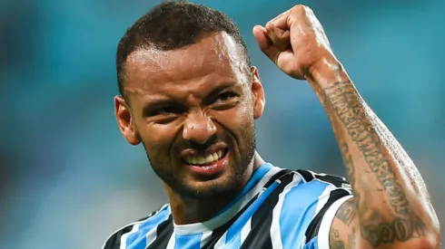 JP Galvão bateu o martelo sobre futuro no Grêmio (Foto: Lucas Uebel / Grêmio FBPA / Divulgação)
