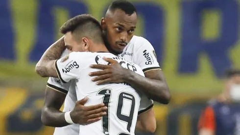 Corinthians: Atitude de António Oliveira 'enfurece' jogador do Timão e acerto com rival pode acontecer.(Photo by Ricardo Moreira/Getty Images)
