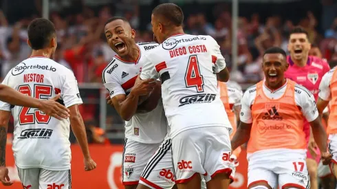 Jogador do São Paulo pede salário de R$ 600 mil por mês para assinar com o Corinthians, afirma portal. Foto: Marcello Zambrana/AGIF
