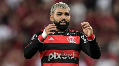 Flamengo surpreende ao decidir sobre novo camisa 10 após episódio de Gabigol.  Foto: Thiago Ribeiro/AGIF
