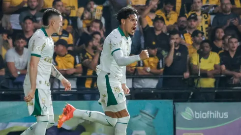 Gustavo Gómez marca seu 37º com a camisa do Palmeiras
