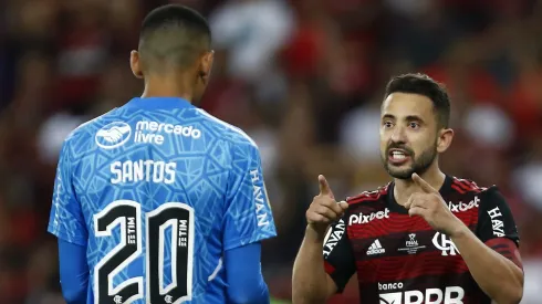 Santos, ex Flamengo, é mais um alvo do Corinthians para o gol; lista tem 5 nomes. 
