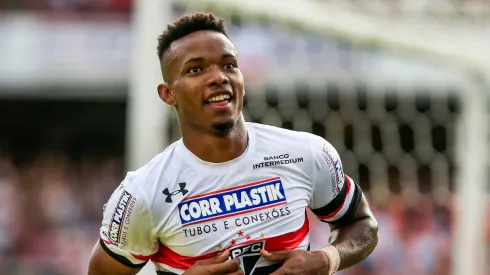 Thiago Mendes jogou no São Paulo em 2017
