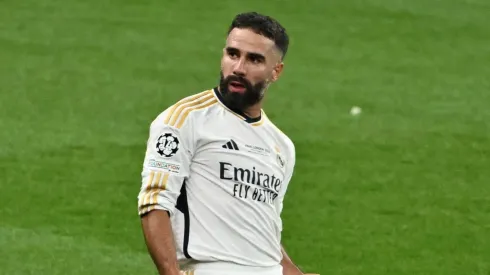 Carvajal pode deixar o Real Madrid e clube busca novo lateral no mercado.
