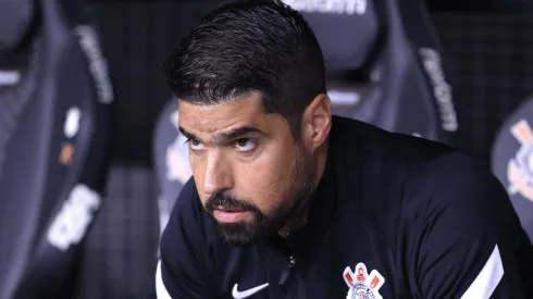 Adeus, António Oliveira! Ex-treinador do Vasco ganha força no Corinthians. Foto: Marcello Zambrana/AGIF
