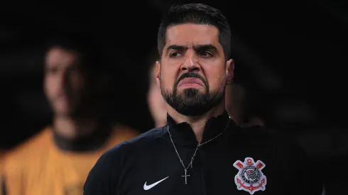 António Oliveira técnico do Corinthians
